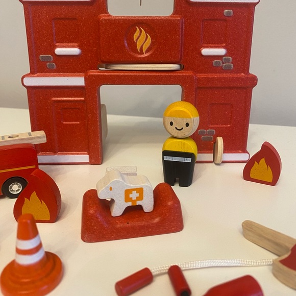Plan Toys Fire Station Pretend Play Wood Montessori Toy - Picture 5 of 6